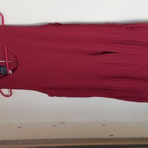 Simply  style womans top burgundy ruffle bottom sizeL